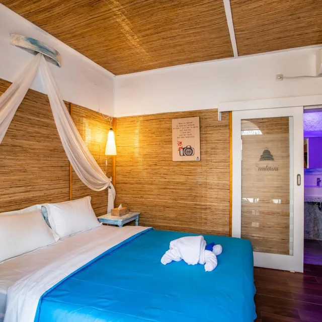 غرفة ديلوكس بسرير كينج بإطلالة على المسبح، Santorini Beach Resort 4/6
