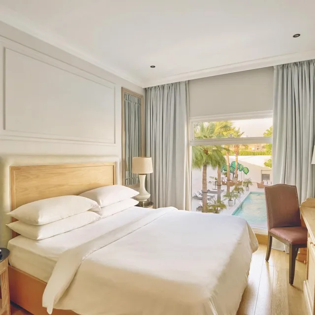 غرفة بسرير مزدوج بإطلالة على المسبح، Palmyard hotel 4/7