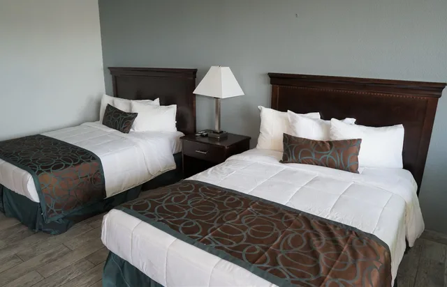 جناح بسرير كينج وسريرين كوين مع أريكة بمطبخ، Sunset Beach Hotel Wildwood 1/1