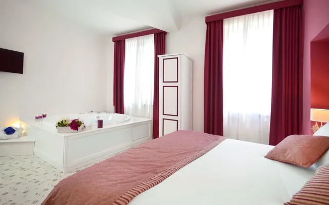Wellness, Suite, Double Bed, Sauna، Hotel Club Cala Moresca Naples Bacoli 1/7