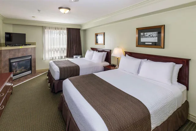 غرفة بسريرين كوين للمدخنين، Quality Inn & Suites Whitecourt 2/4