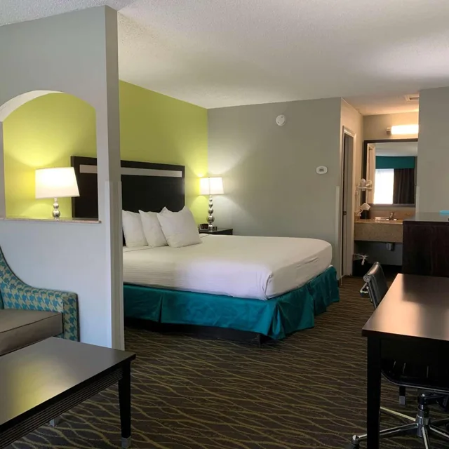 غرفة بسرير كينج للمدخنين، Best Western Inn Florence 6/10