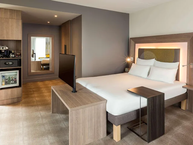 جناح جونيور، Novotel Amsterdam Schiphol Airport 3/10