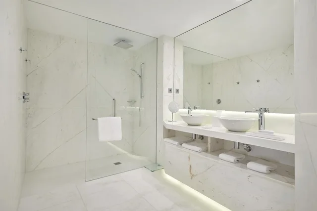 Suite, King Bed, Gran Via View، Hyatt Centric Gran Via Madrid 2/3