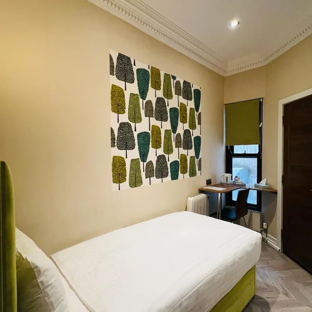 غرفة مفردة، The Cheshire Hotel 10/12