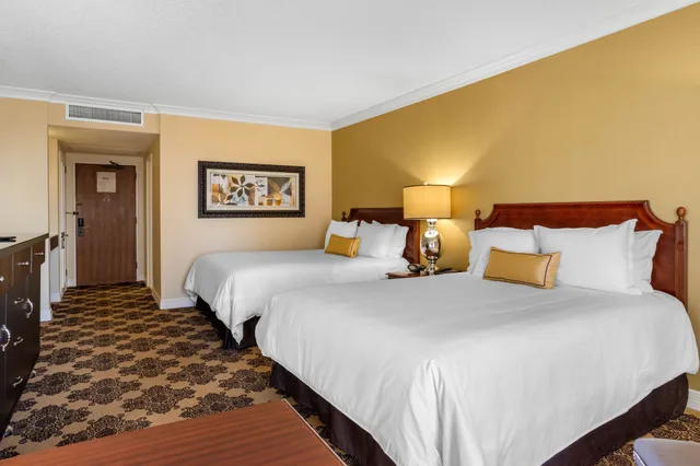 Signature, Premier, 2 Queen Beds, Omni Houston Hotel 1/10