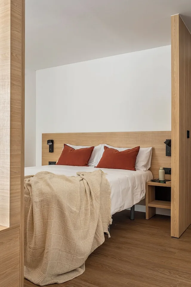 Family, Studio, Double Bed, Sofa, B48 Valencia Feria 1/2