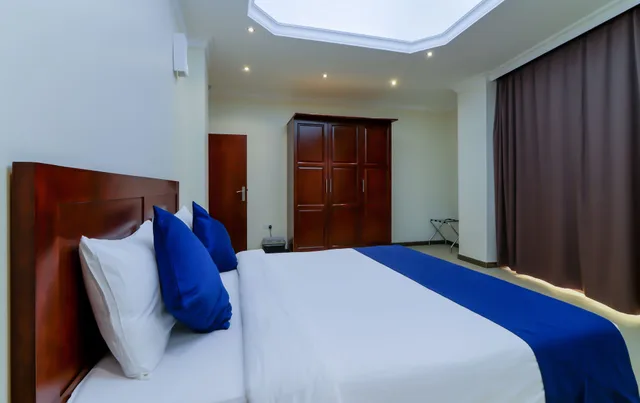 Family Suite, 2 Queen and Twin Beds, Tanzanite Executive Suites 2/7