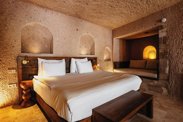 جناح بمسبح خاص، MILLSTONE CAVE SUITES 1/4