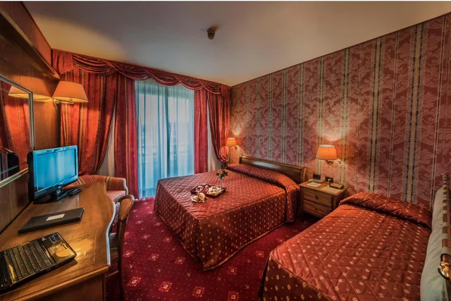 غرفة ثلاثية، Hotel Valdarno 3/4