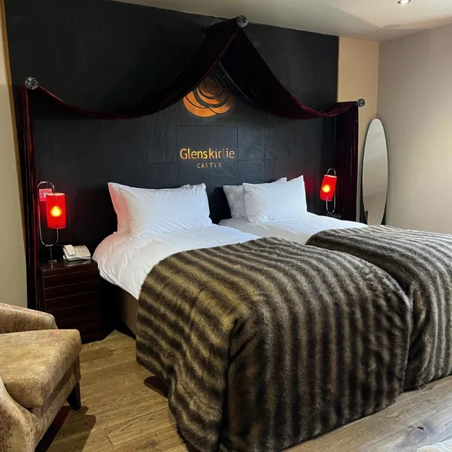 غرفة بسريرين منفصلين، Glenskirlie House and Castle 1/4