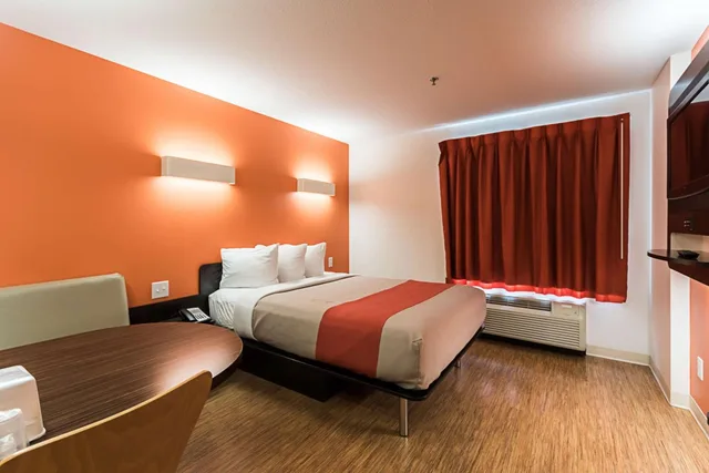غرفة ديلوكس بسرير كينج، Motel6 Moosomin, SK 3/10