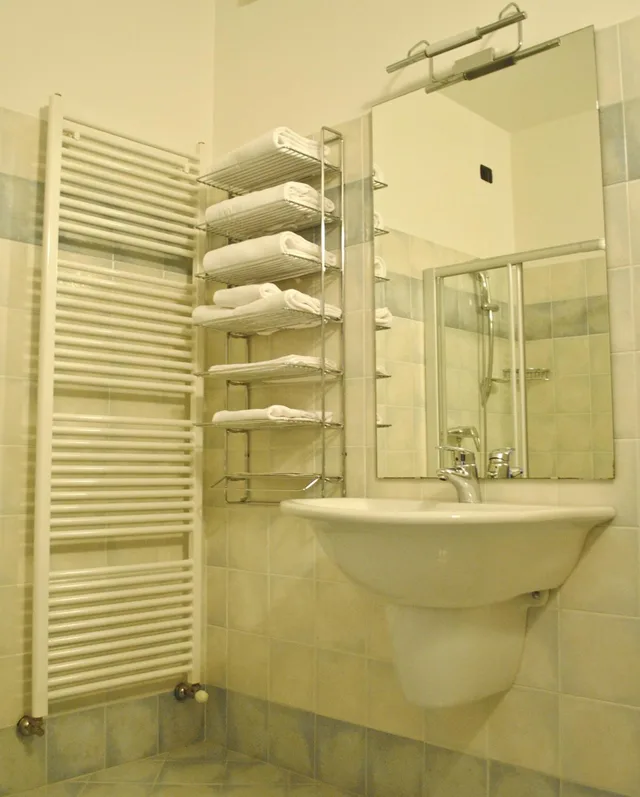 غرفة رباعية، International Hotel Iseo 8/9