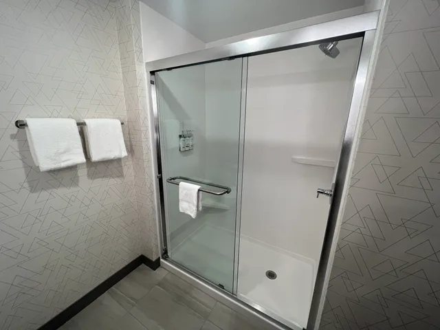 غرفة قياسية، Holiday Inn Express & Suites - Tomah, an IHG Hotel 1/2