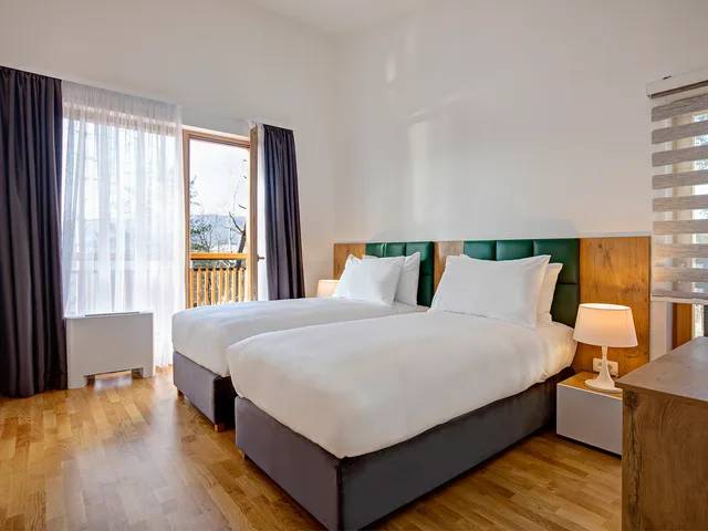فيلا ديلوكس بسريرين منفصلين وسريرين كينج بشرفة، Tarcin Forest Resort & Spa Sarajevo - MGallery Collection 1/1