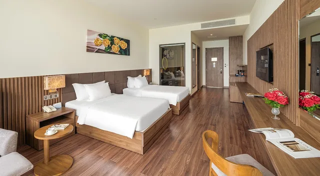 غرفة بريميوم ديلوكس بسريرين منفصلين بإطلالة على البحر، Rosa Alba Resort and Villas Tuy Hoa 7/9