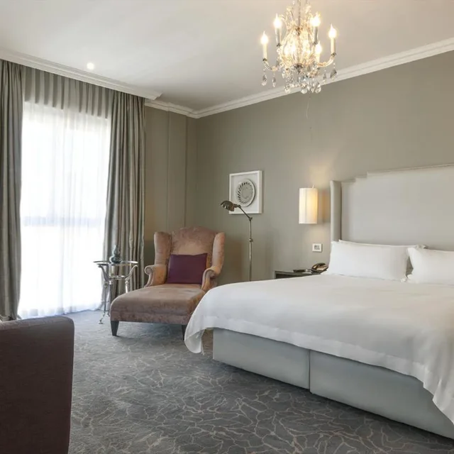 غرفة بريميوم بسرير مزدوج أو سريرين منفصلين بإطلالة على الجبل، Queen Victoria Hotel & Manor House 3/10