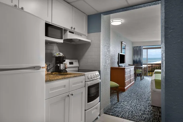 Room, 2 Queen Beds, Partial Ocean View, Balcony, Dayton House Resort, BW Signature Collection 5/5
