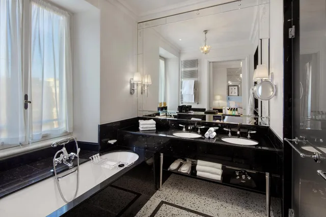 Standard, Twin Beds, The St Regis Rome 5/5