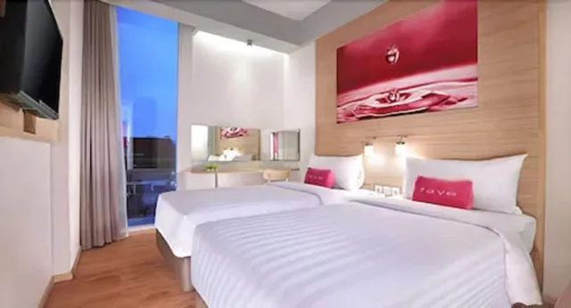 غرفة سوبيريور بسريرين منفصلين، fave plus hotel Palembang 1/4
