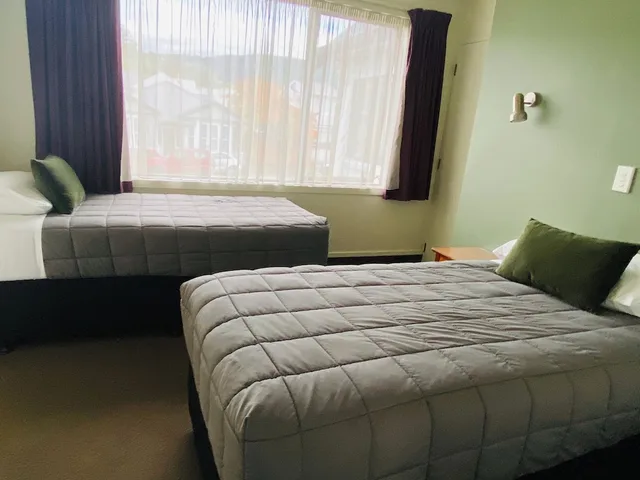 شقة عائلية بغرفتي نوم، Commodore Motels 6/8