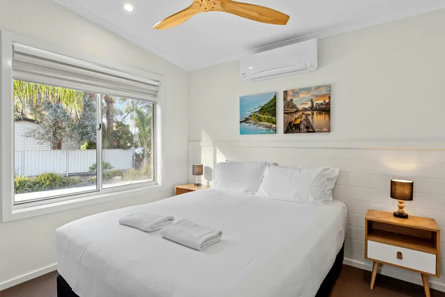 2 Bedrooms, Deluxe, Cabin, Water Park View، DISCOVERY PARKS - ECHUCA 1/4