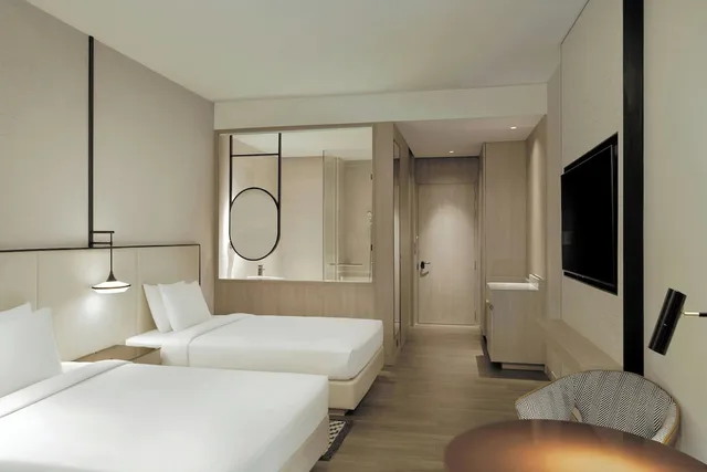 غرفة سوبيريور بسريرين مزدوجين، Courtyard by Marriott Bangkok Suvarnabhumi Airport 3/6