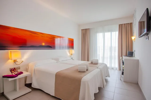 غرفة بشرفة مفردة بسرير مزدوج، Hotel Puchet Ibiza 1/10