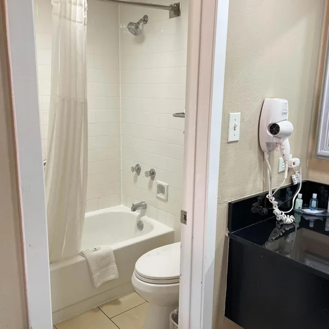 غرفة رباعية بسرير مزدوج للمدخنين، Studio6 Suites North Richland Hills, TX 3/7