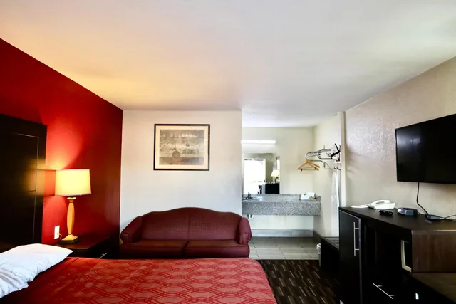 غرفة بسرير كينج للمدخنين لذوي الإعاقة، Rodeway Inn Pauls Valley 4/4