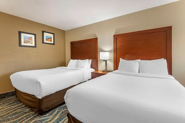 غرفة بسريرين مزدوجين، Comfort Inn Asheville East-Blue Ridge Pkwy Access 2/4
