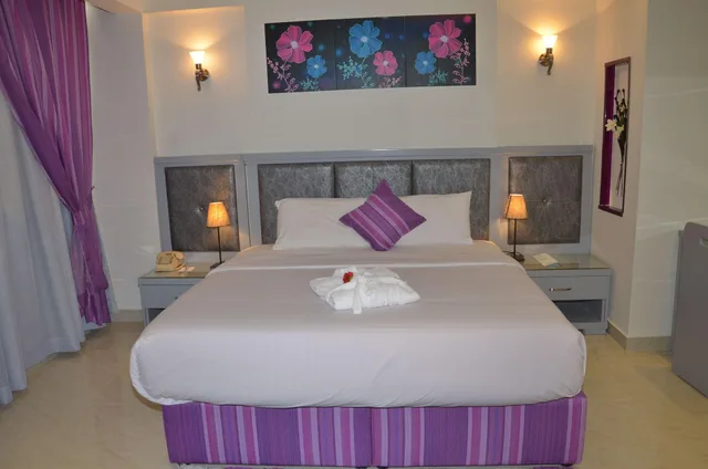 غرفة قياسية بسرير كينج، Kuwait Continental Hotel 2/5
