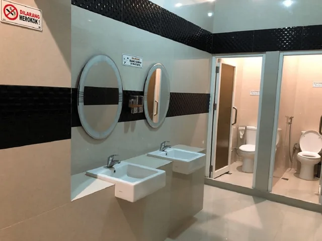 Deluxe, Kirei Hotel Bantaeng 4/4