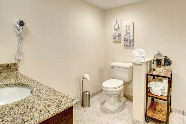 جناح بسرير كينج، Days Hotel by Wyndham Toms River Jersey Shore 6/8