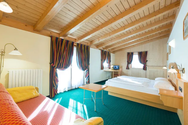 غرفة سوبيريور رباعية، Hotel Touring 4/5