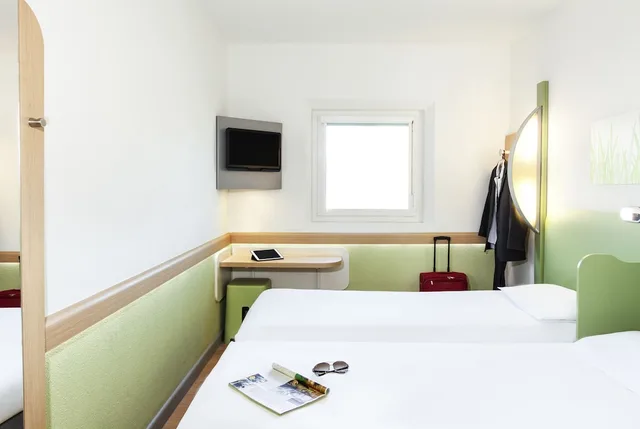 غرفة بسريرين منفصلين، Ibis Budget London Hounslow 6/10