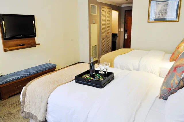 Room, 2 Double Beds, Wyndham Garden Baronne Plaza New Orleans 8/10