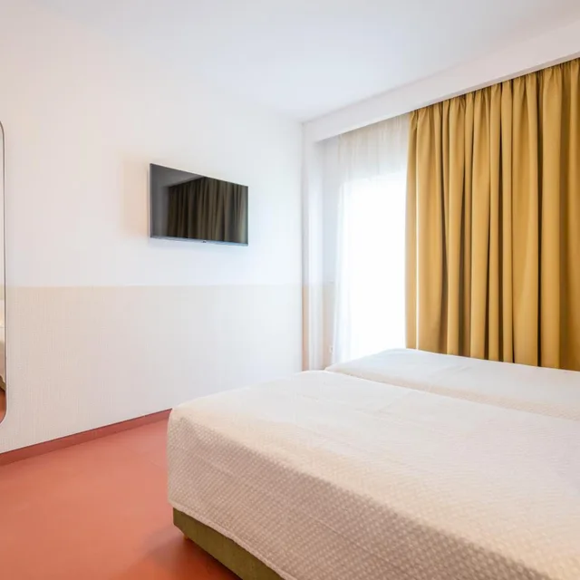 شقة بإطلالة على المسبح، Orion Hotel 3/10