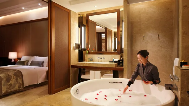 جناح جونيور بسرير كينج، InterContinental Kunming 2/3