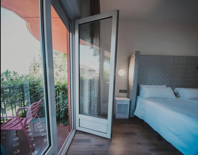 غرفة بسرير مزدوج أو سريرين منفصلين بشرفة، Hotel Los Angeles & Spa 6/10