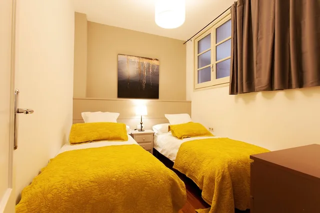 شقة ديلوكس بسرير مزدوج وسرير فردي بـ5 غرف نوم، Serennia Apartments Ramblas-Pl.Catalunya 8/10