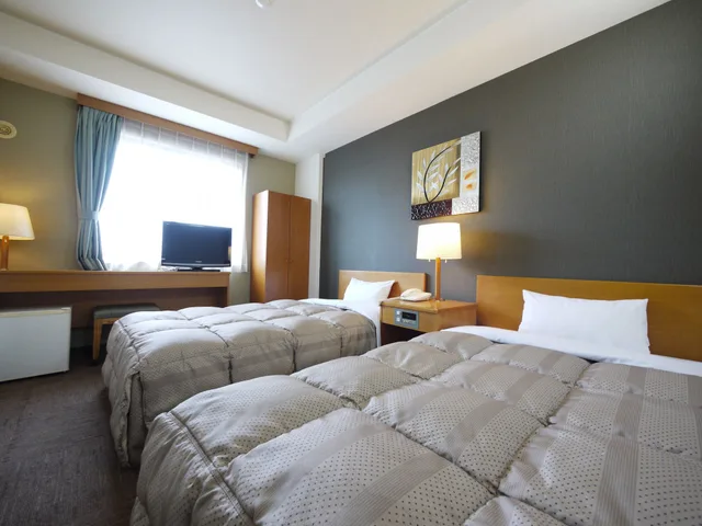 غرفة بسريرين منفصلين للمدخنين، Hotel Route-Inn Court Fujioka 1/3