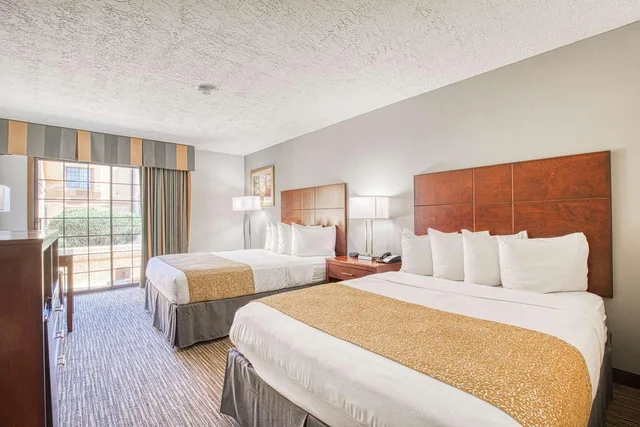 غرفة بسريرين كوين لذوي الإعاقة، Best Western Green Valley Inn 1/10