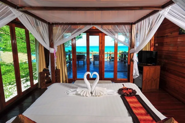 Deluxe Seaview (Upper Room)، Anda Resort Koh Lipe 2/3