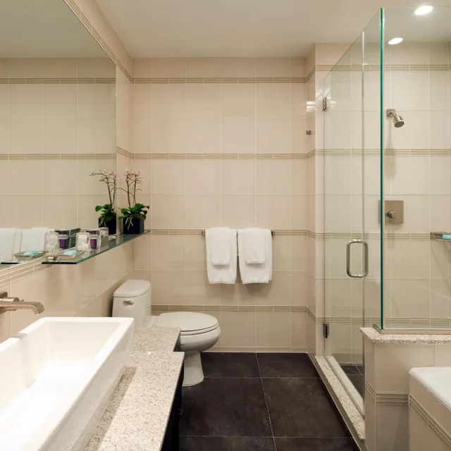 جناح ملكي، Royalton Park Avenue 3/3