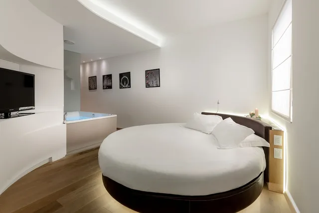 جناح بسرير كينج بجاكوزي، Hotel Polo 1/10