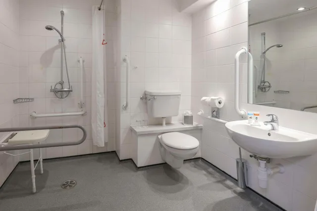 غرفة بسريرين منفصلين، Best Western Pontypool Metro Hotel 2/2