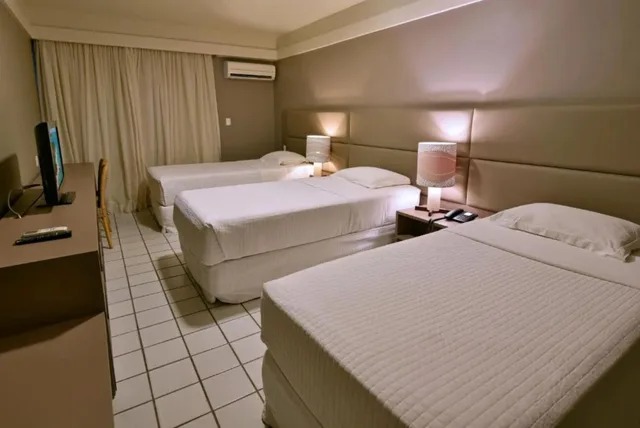 غرفة قياسية ثلاثية بسريرين منفصلين، Hardman Praia Hotel 1/1