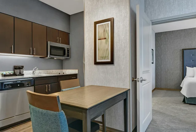 جناح بسريرين كوين بغرفة نوم واحدة، Homewood Suites by Hilton Edison Woodbridge 3/3
