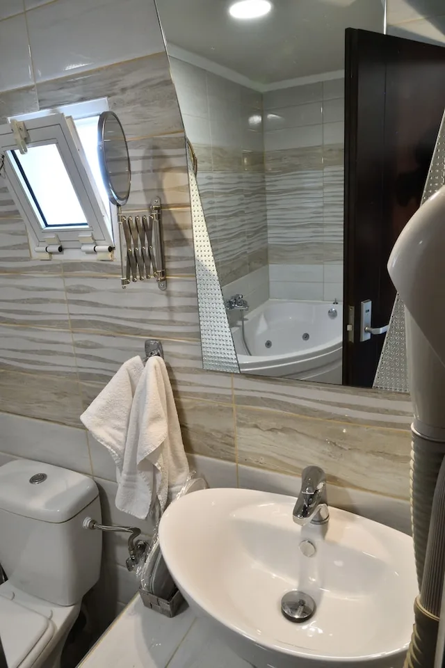 غرفة قياسية مفردة بسريرين منفصلين، Four Seasons Skg Thessaloniki 7/7